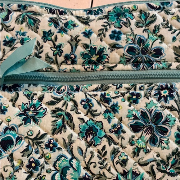 Vera Bradley Aqua Floral Quilted Tote Zip Top Hipster NWT Cloud Vine - Picture 5 of 6
